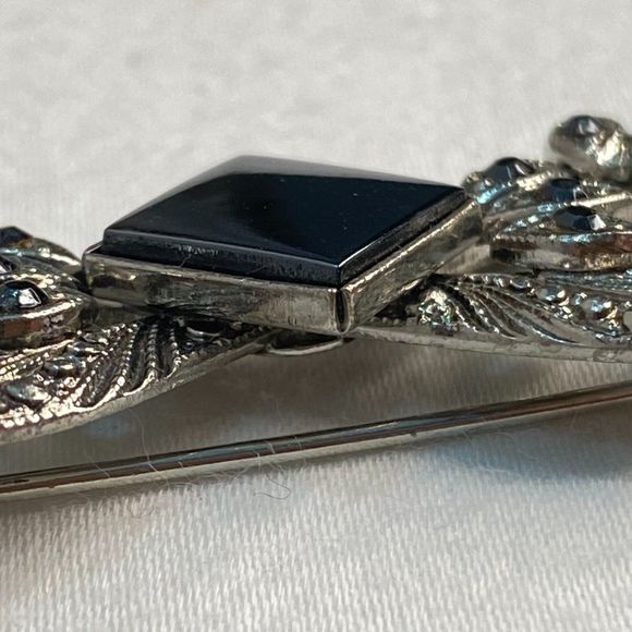 Burnished Silver Brooch Ornate Bow Black Square Central Stone Black Rhinestones - Picture 4 of 7